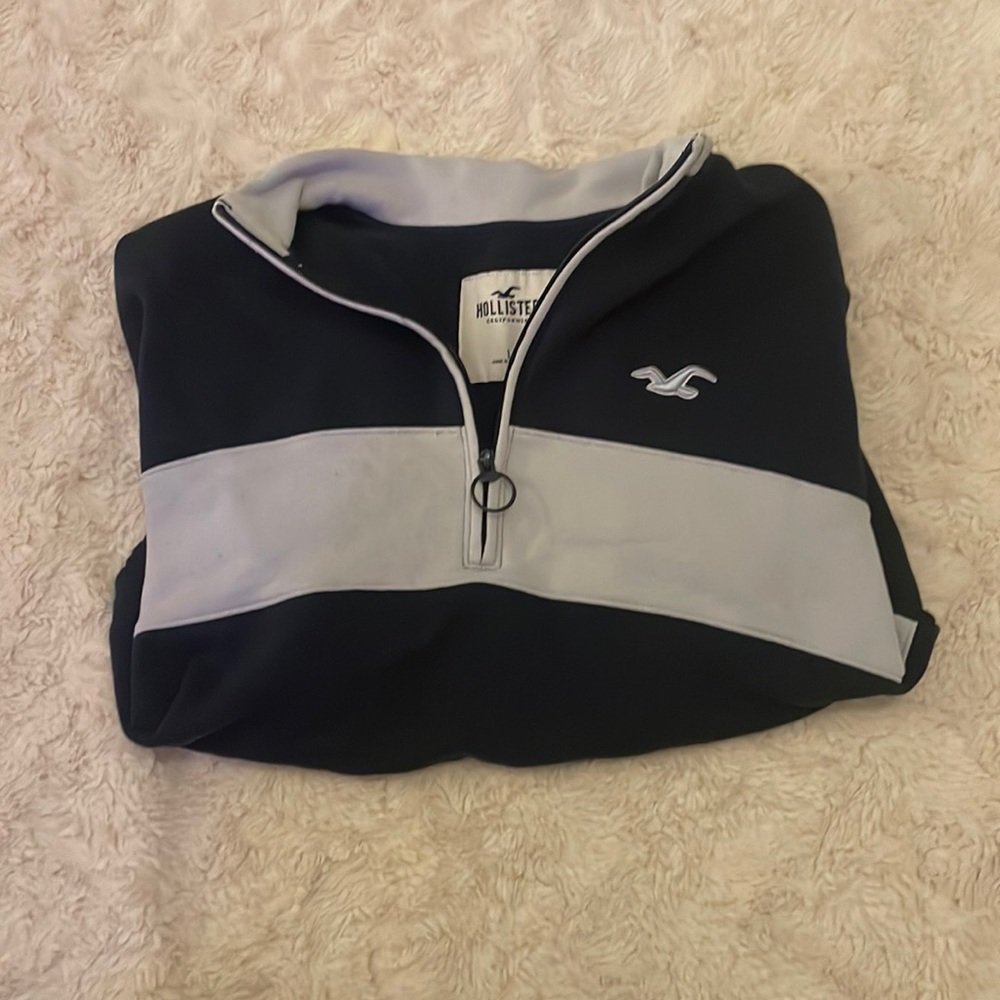 Hollister Cropped Half Zip Sweatshirt | L
